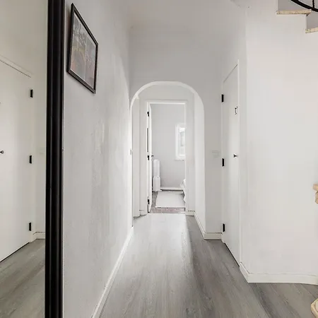 With Private Bathroom In Family