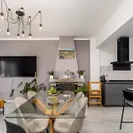 Room With Private Bathroom In Family Home 3* Sesimbra