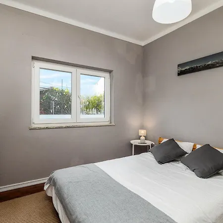 Room With Private Bathroom In Family Home 3*